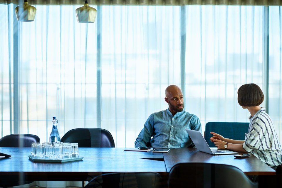 meeting-work-credit-10-000-hours-digitalvision-getty-images