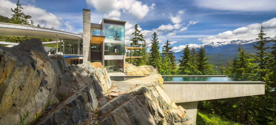 stonebridge-community-hourse-whistler-real-estate-co