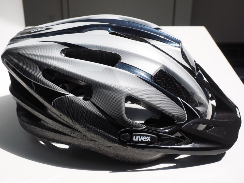 bicycle-helmet-505399_1920