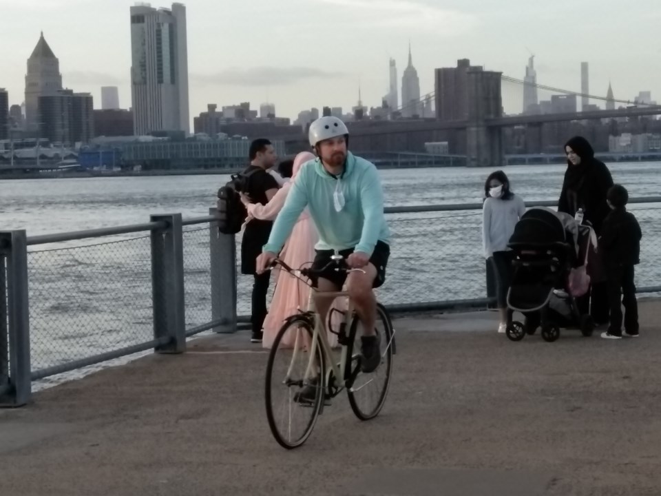 biking_in_brooklyn_bridge_park