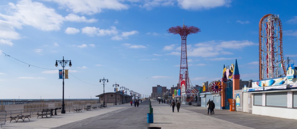 coney_island_boardwalk_1