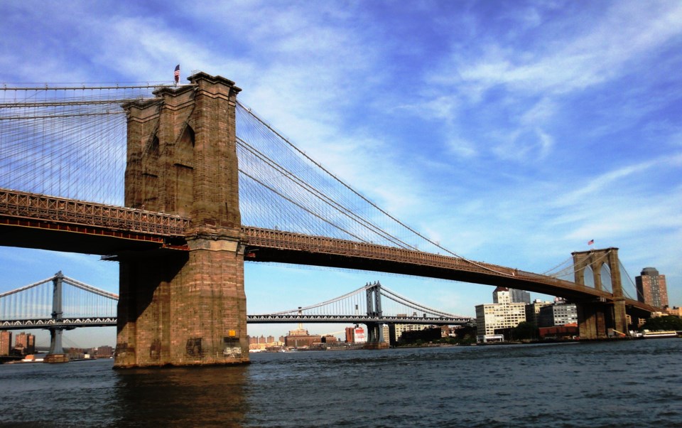 brooklyn_bridge_as_seen_from_fdr_drive_in_manhattan