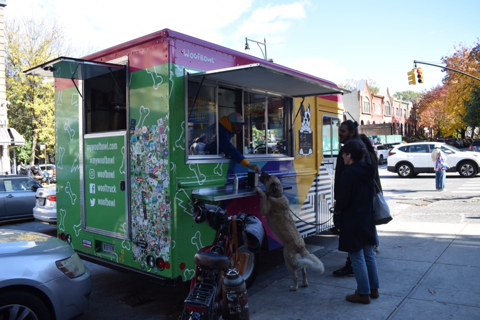 Woofbowl food truck