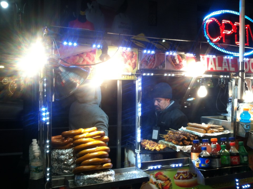 nyc_food_sidewlk_food_vendor