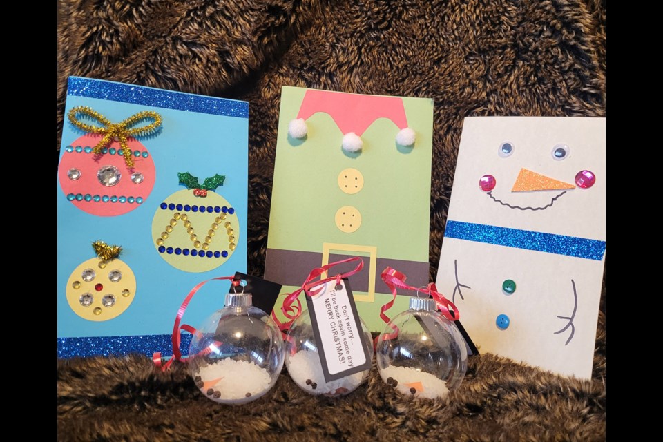 Sir William Osler Public School students from Junior Kindergarten to Grade 8 have been hard at work creating a variety of different crafts including gift cards, ornaments and wooden decor for the Bond Head Women’s Institute’s annual Christmas craft and bake sale.