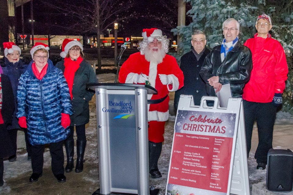 BWG Mayor, Rob Keffer, Deputy Mayor James Leduc and Councillor Gary Baynes join Santa to celebrate Christmas with the annual BWG Tree Lighting. Dave Kramer for BradfordToday.