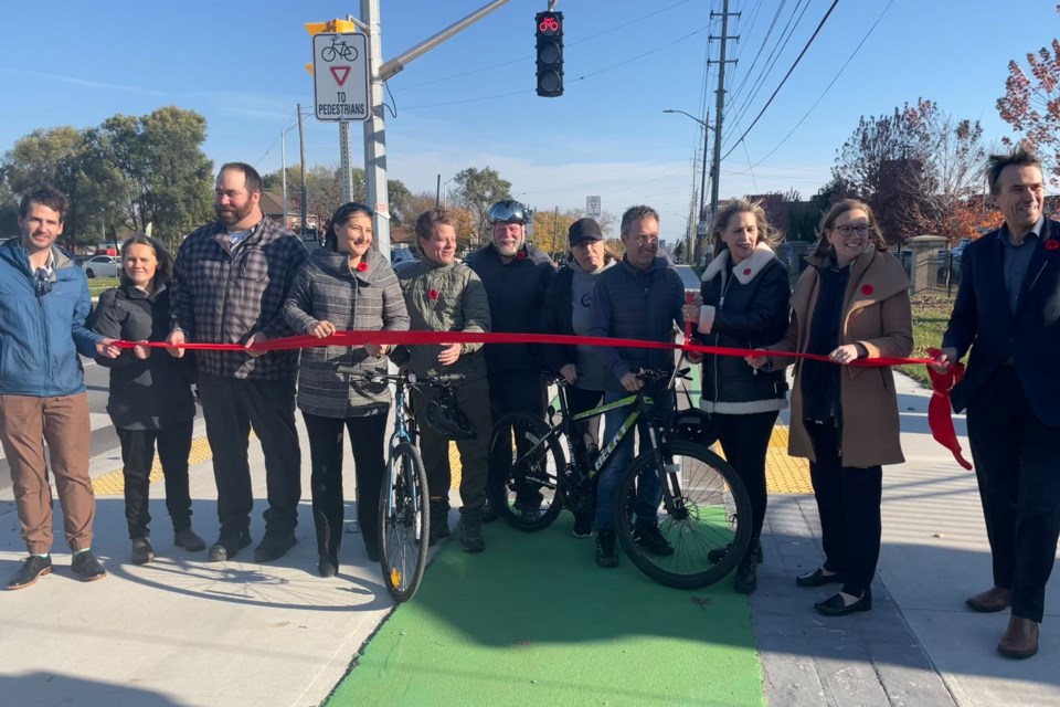 23-11-03-bikelane-ca4