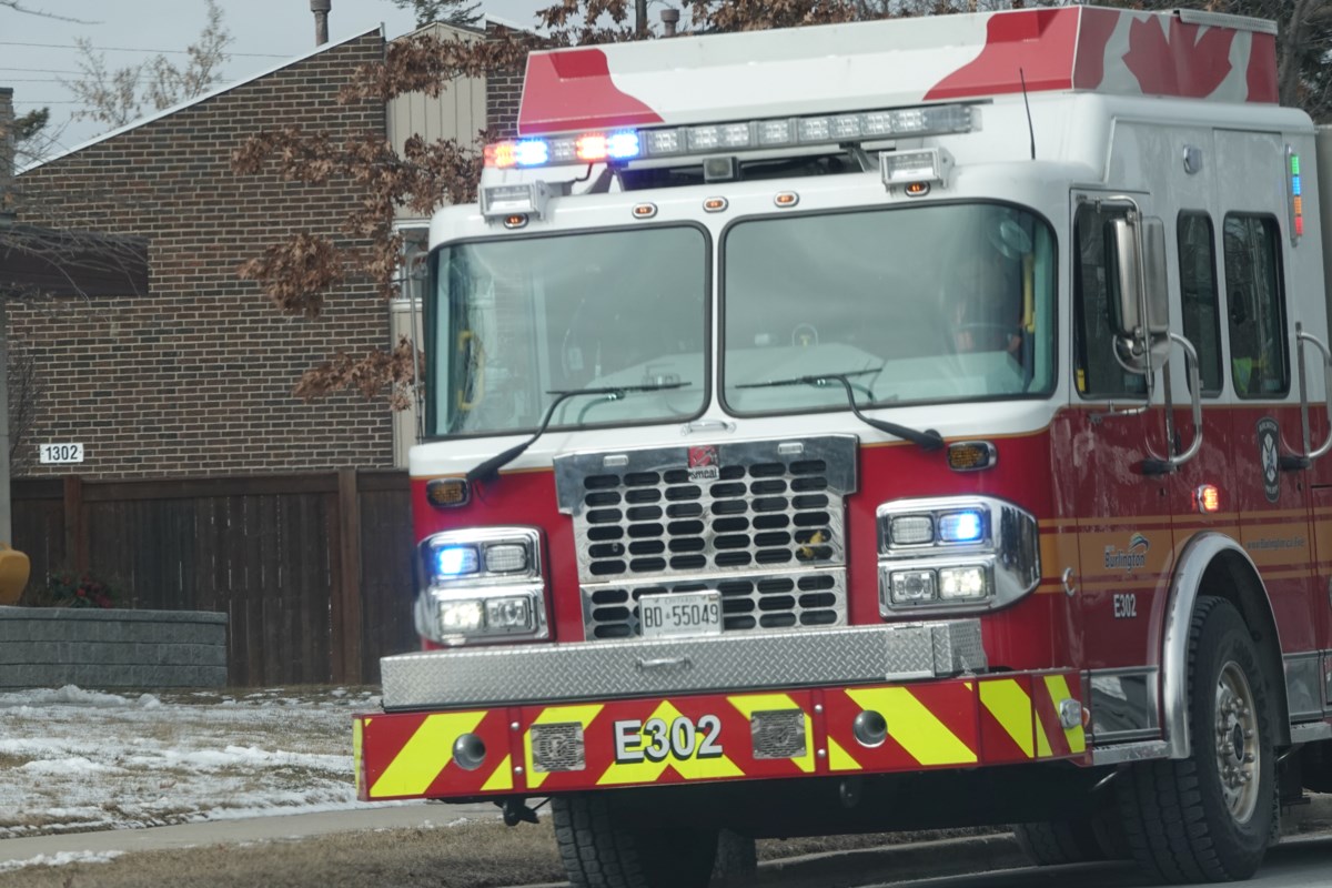 Upper Middle Road closed after ruptured diesel tanker spills fuel ...