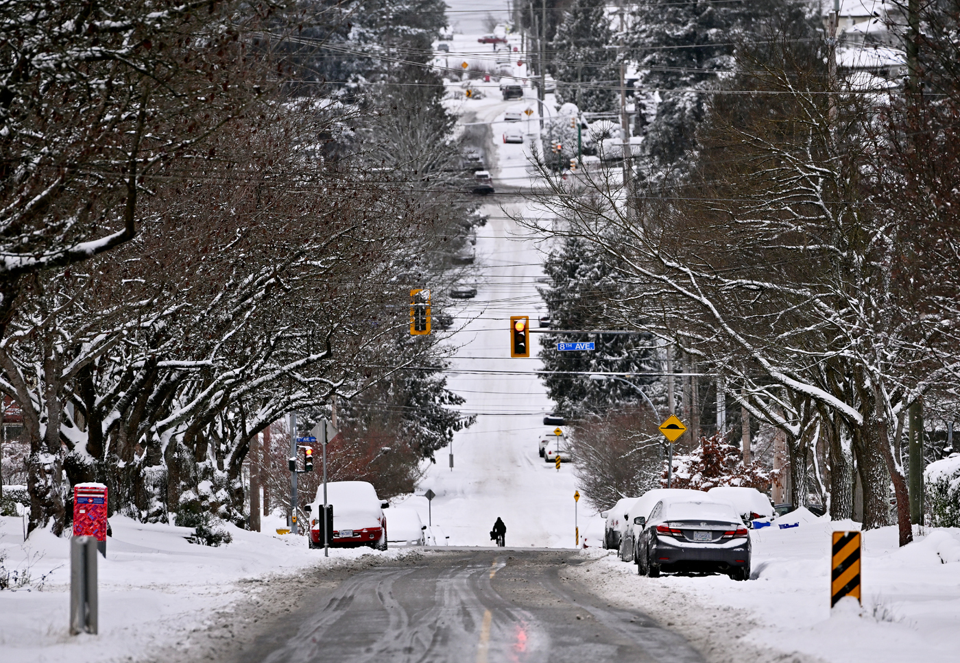 New West crews ready to clear streets in today's snowfall - New West Record