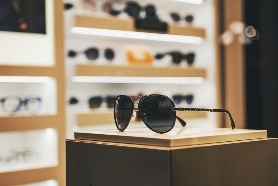 sunglass-store-gettyimages