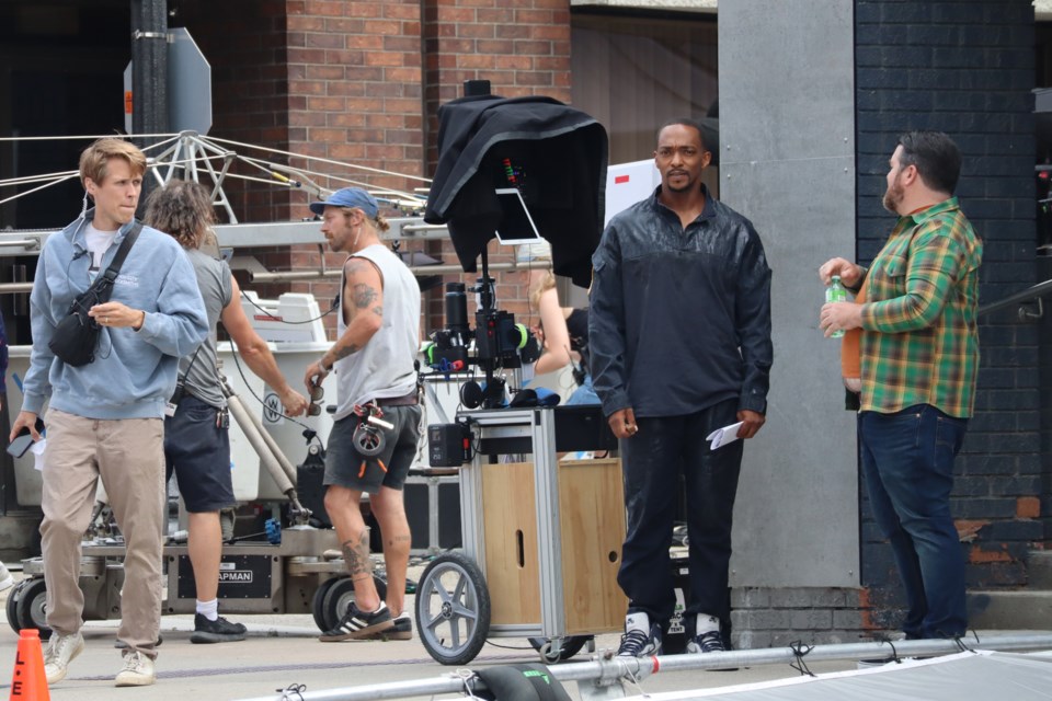 Twisted Metal star Anthony Mackie, who will return to the Marvel universe in Captain America: Brave New World next year, arrives on the set of the Peacock streaming series.