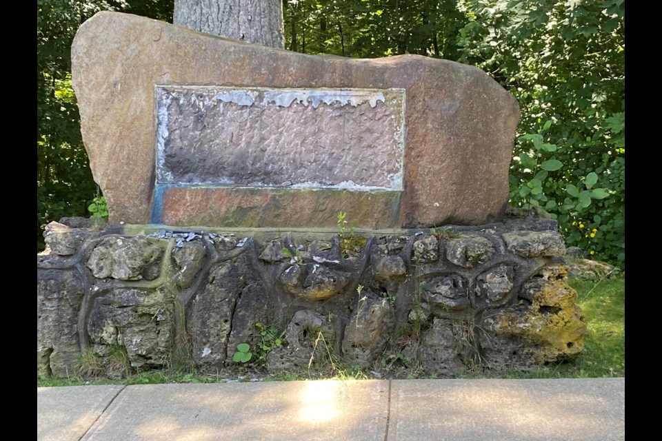 The plaque commemorating the land donation for Victoria Park is missing from Blenheim Road.