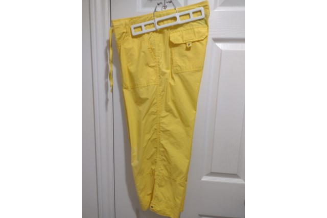 Denver Hayes Yellow Capris