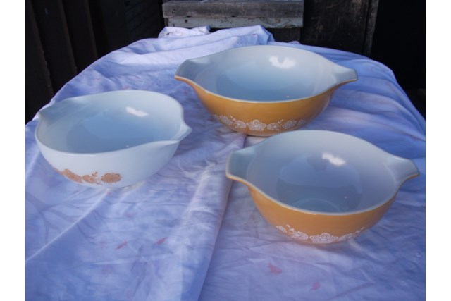 Pyrex Bowls