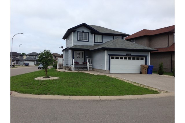 818 Bluebird Cres