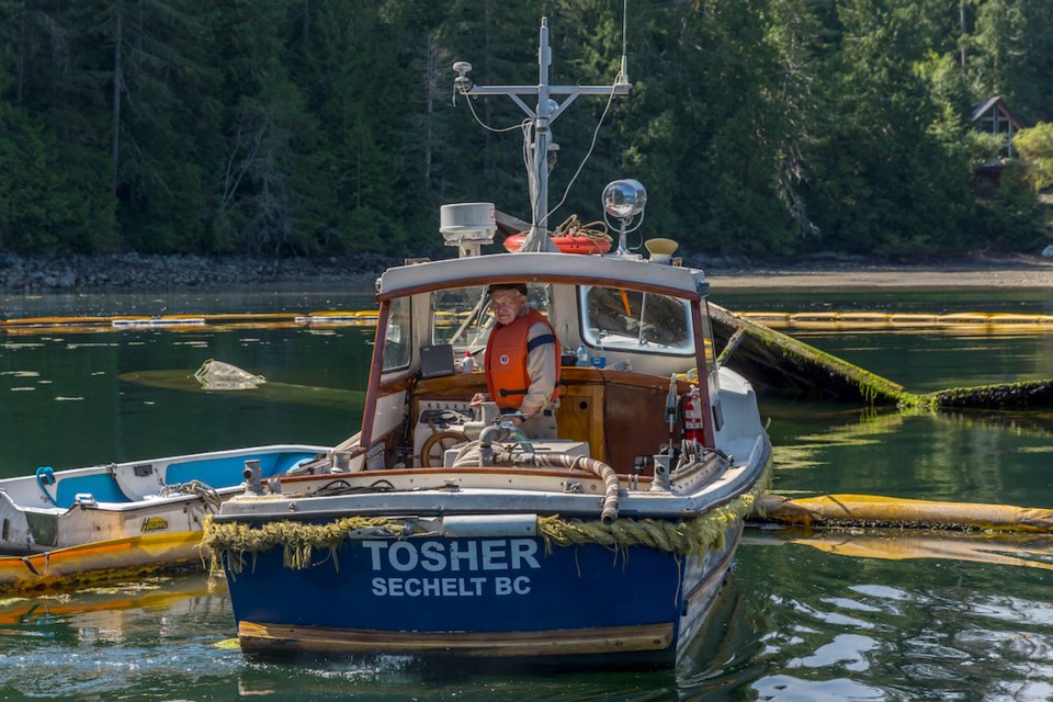 Don and the Tosher prepare to head back to the marina.