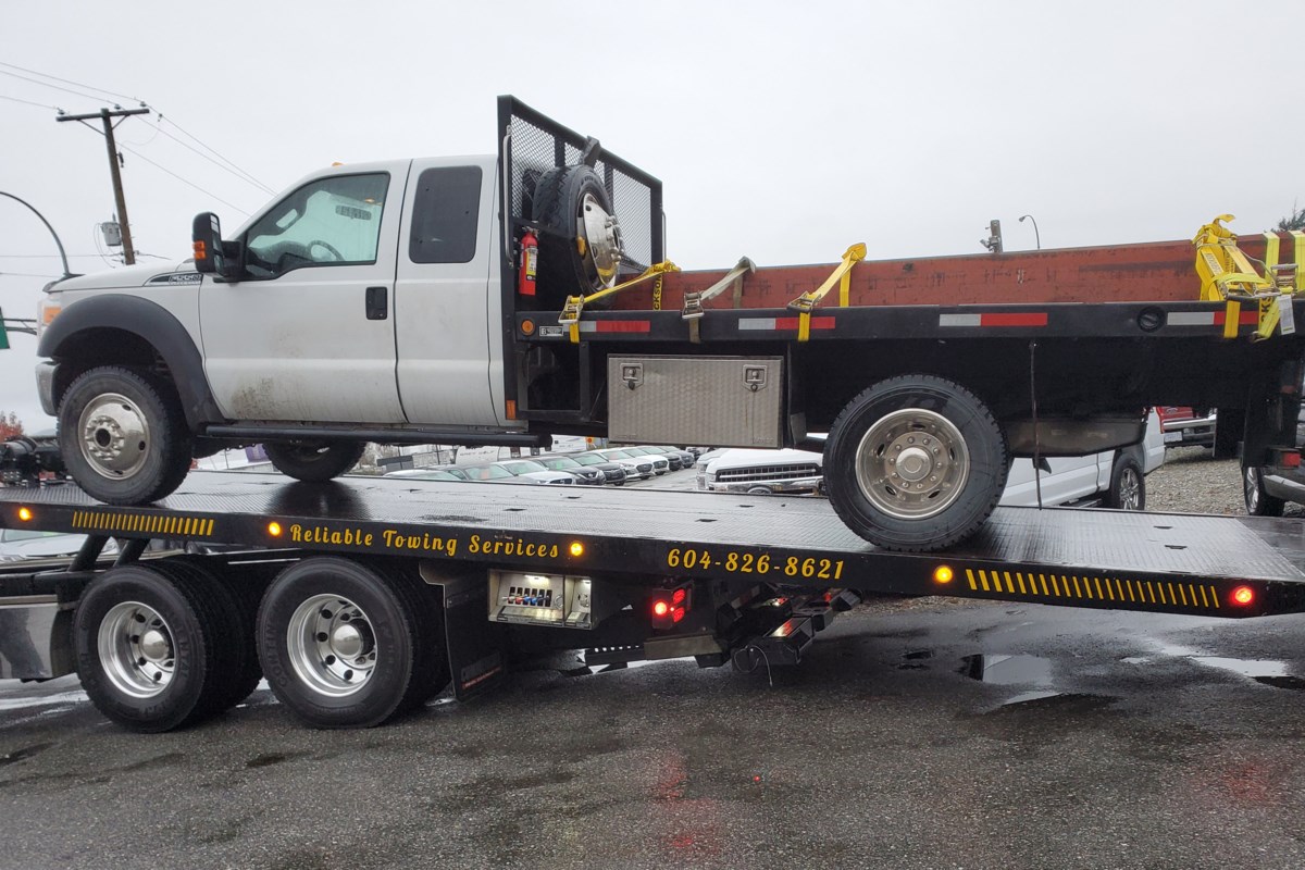 RCMP searching for flatbed truck stolen in West Sechelt - Coast Reporter