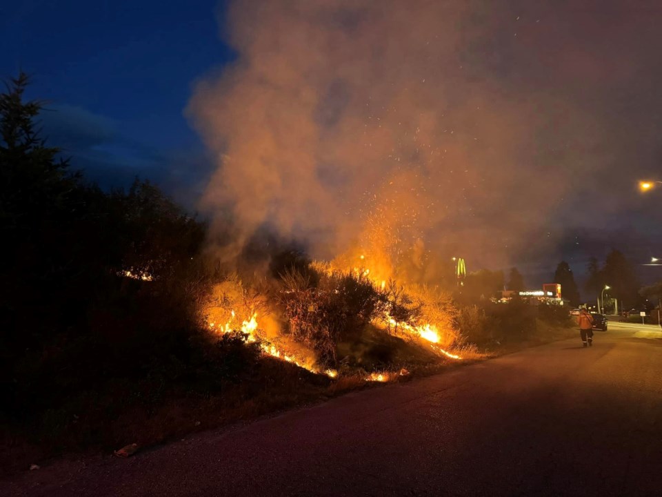 sechelt-bush-fire