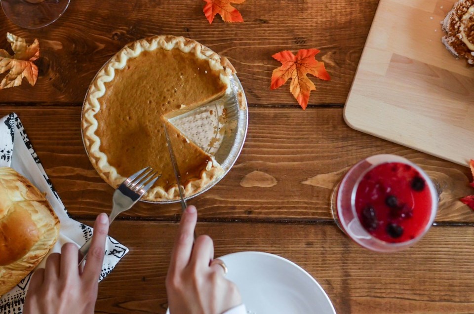 thanksgiving-meal-pie