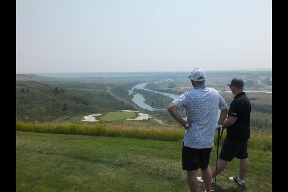 Hot and hazy conditions didn't dampen the mood at Mayor Jeff Genung's fourth Annual Mayor's Golf Tournament. 