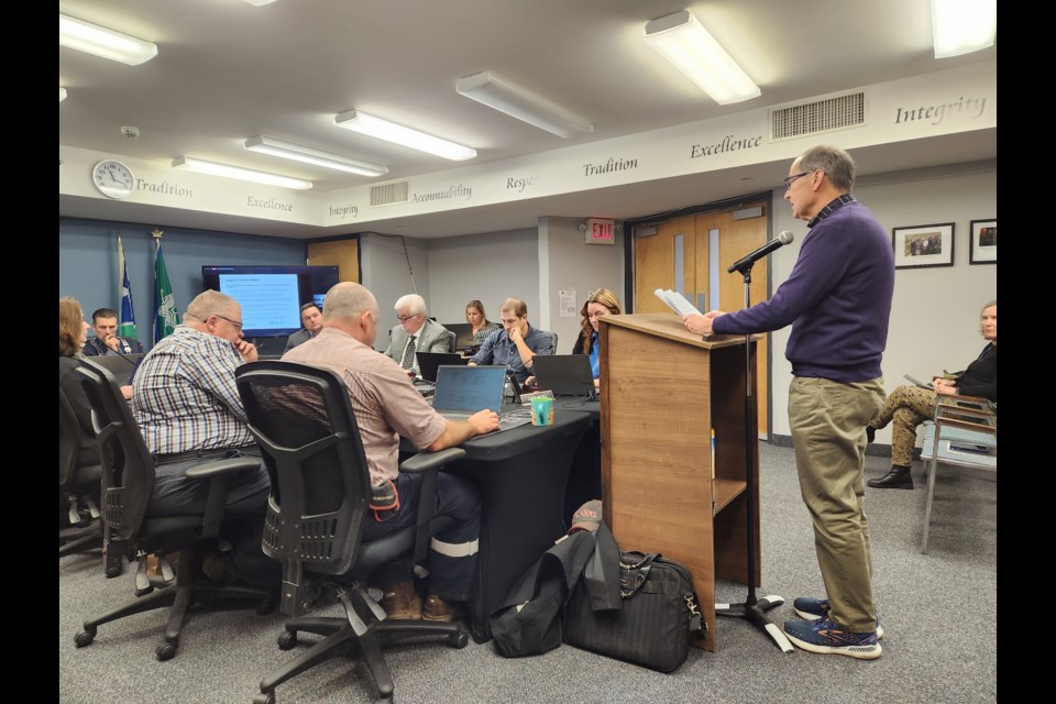 David Scoon of the Escarpment Corridor Alliance speaks to Grey Highlands council and staff.