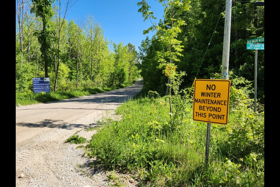 A "no winter maintenance beyond this point" sign on sideroad 7B in Grey Highlands