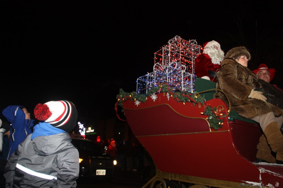 2018-11-17-SantaParade-EE-42