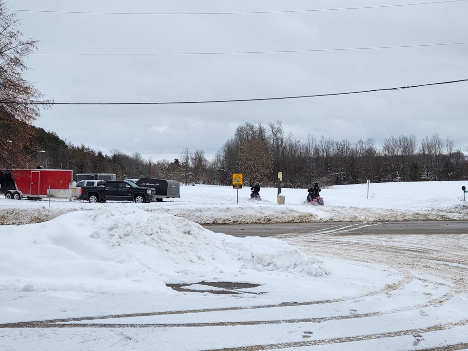 markdale-snowmobile-parking-lot