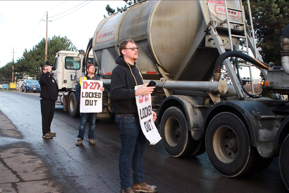 cement-plant-lockout