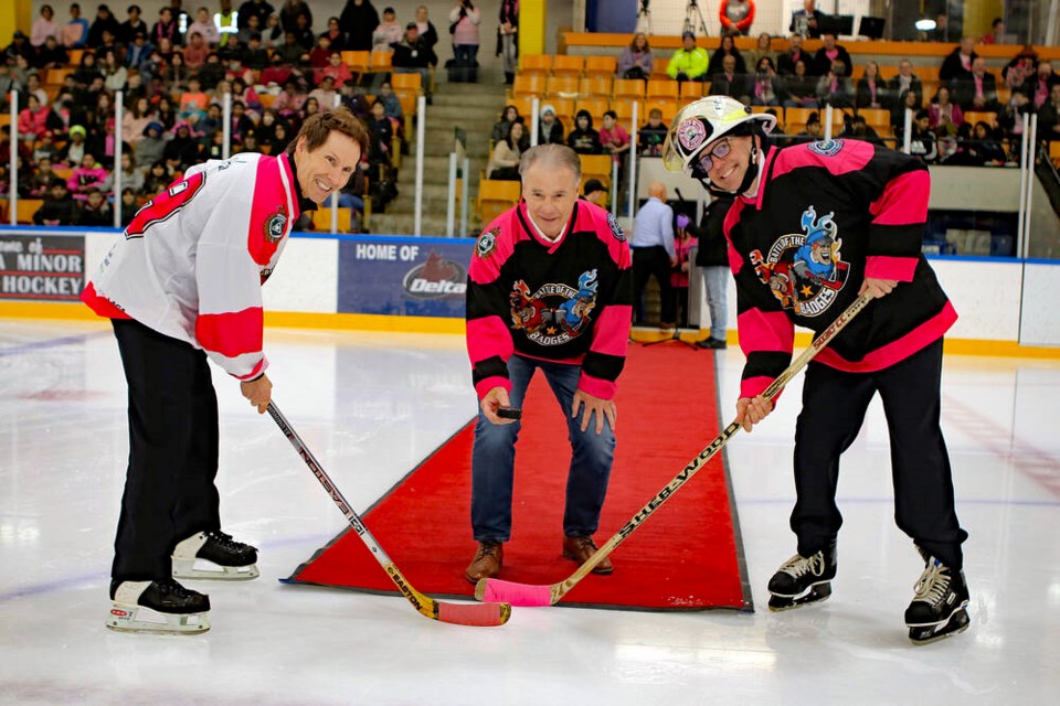 web1_puck-drop-with-mayor