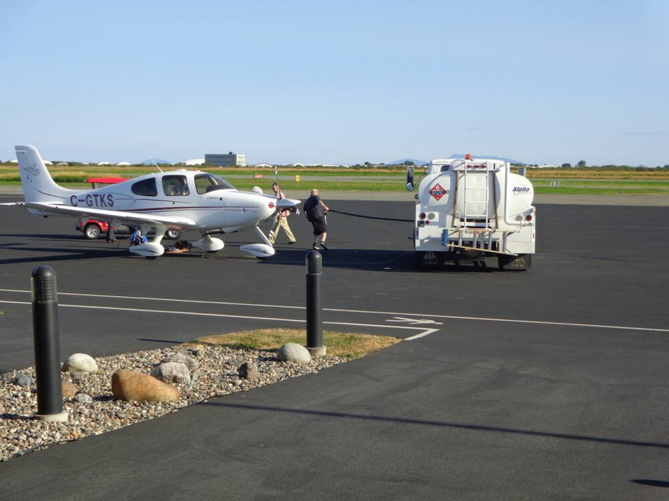 web1_boundary-bay-airport-delta-optimist-photo