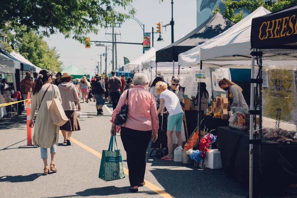 web1_ladner-farmer_s-market1-johann-vincent-photography