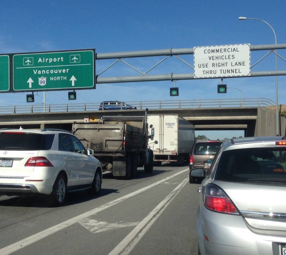 web1_massey-tunnel-traffic-delta-optimist-photo