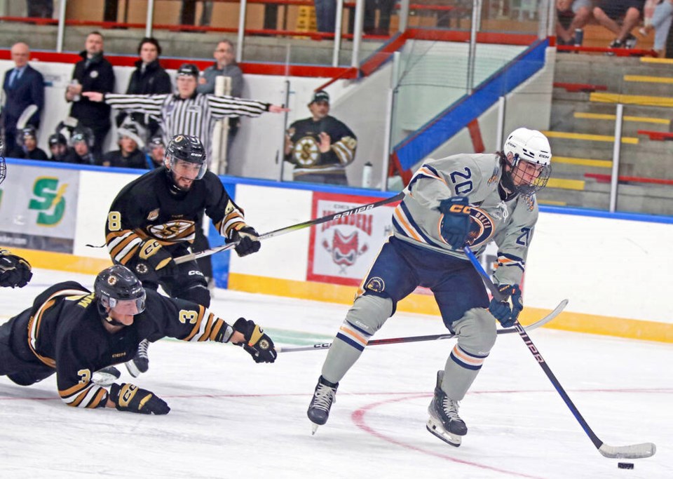 web1_ice-hawks-vs-grandview