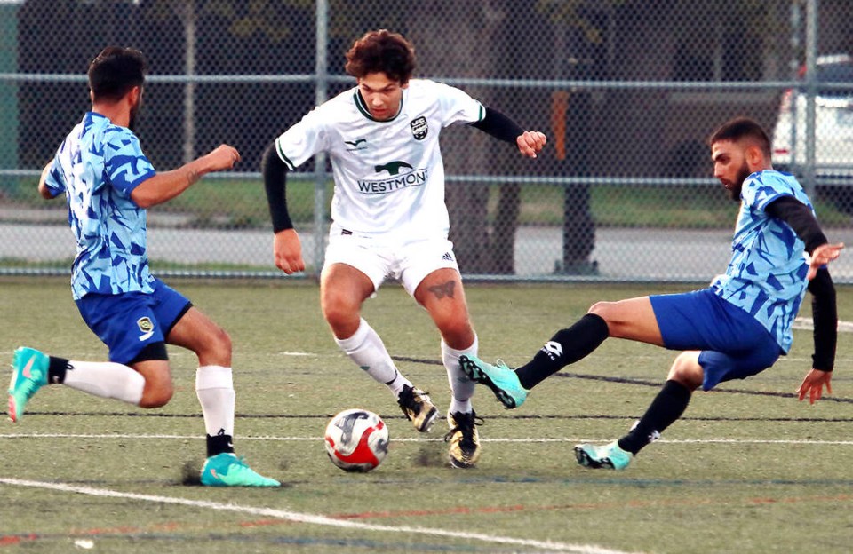 web1_ladner-fc-vs-pacific-united-1