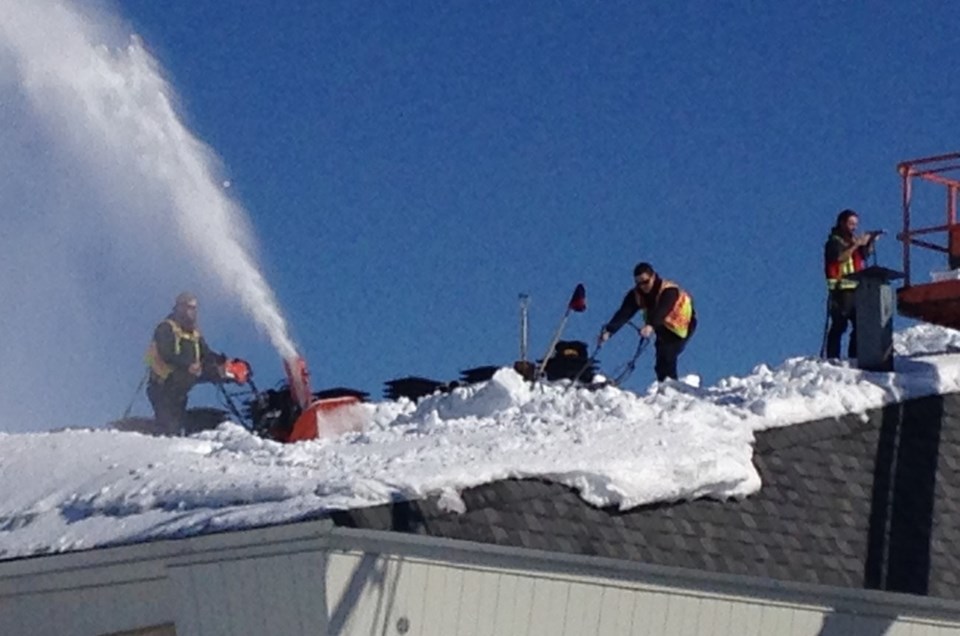 2019-03-01 EL Municipal Pool snow removal