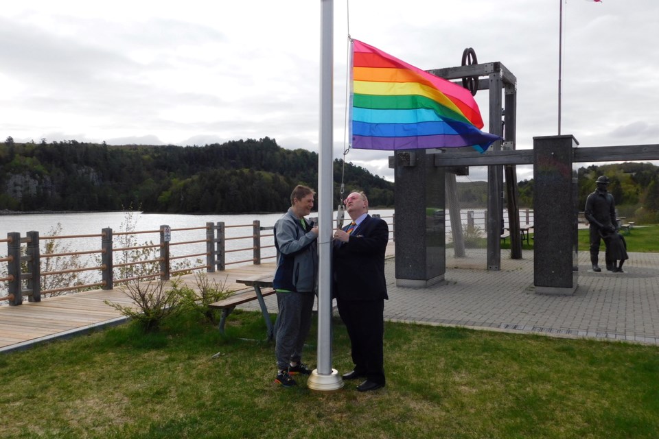 
Douglas Elliott and Elliot Lake Pride president Chantel MacEachern raised the Pride flag at the ceremony today. 