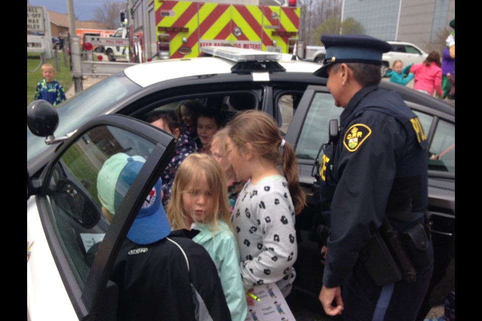 Students help celebrate Police Week with East Algoma OPP (8 photos ...