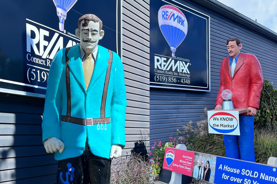 Before and after view of the giant man statue in Rockwood. 