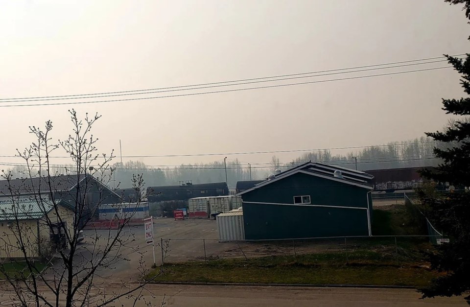 35-may-11-heavy-smoke-in-edson