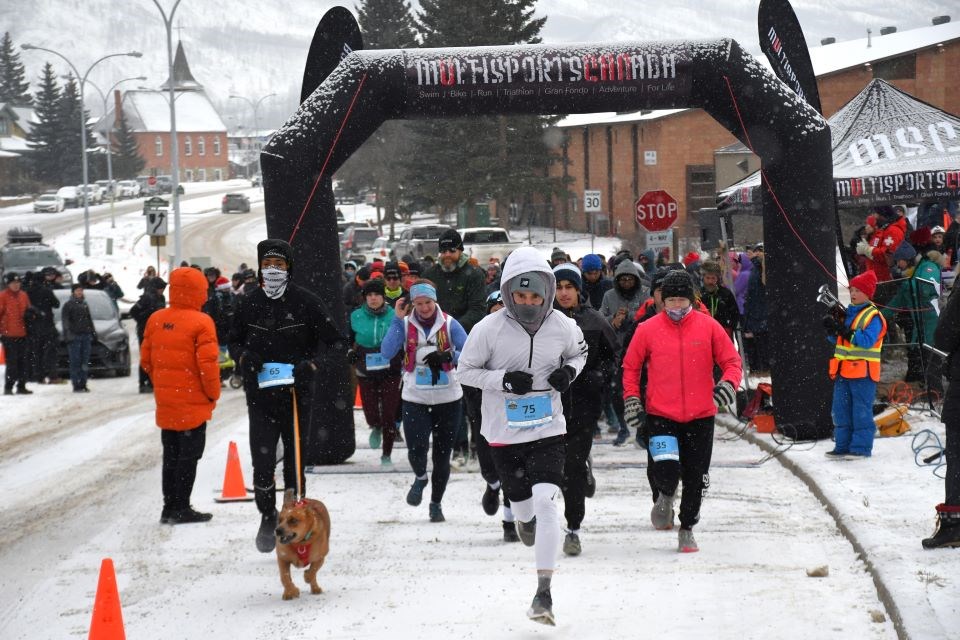 Athletes begin the 10-miler during the Rebuild Jasper Run along Pyramid Lake Road on Saturday, Nov. 30, 2024.