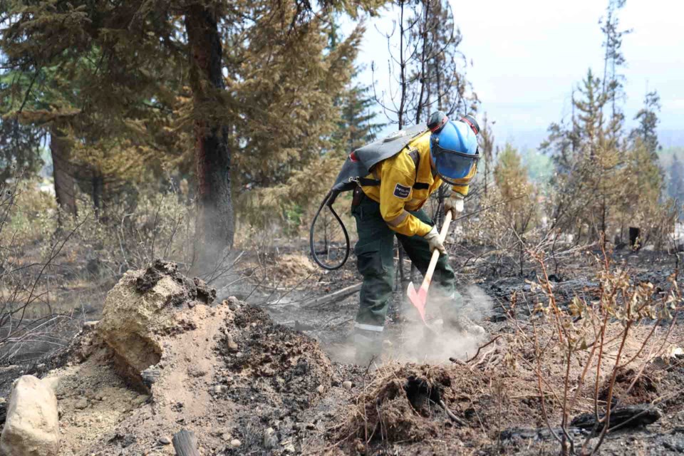  Another day of reduced fire behaviour allowed fire crews to make progress against the Jasper wildfire on Sunday. 