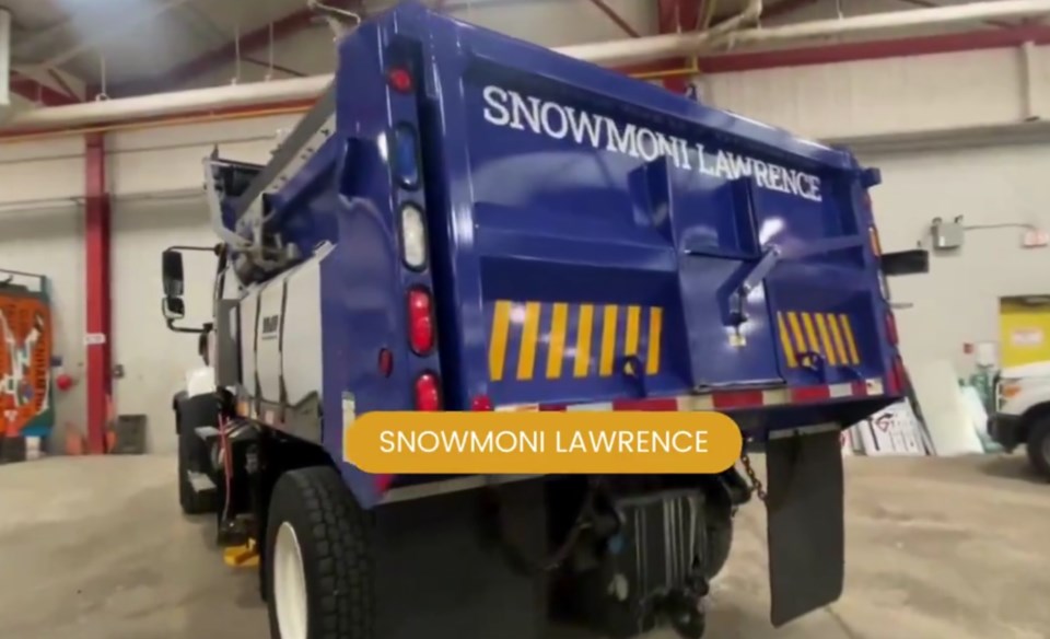 2024-02-02-snowmoni-lawrence-plow-sup