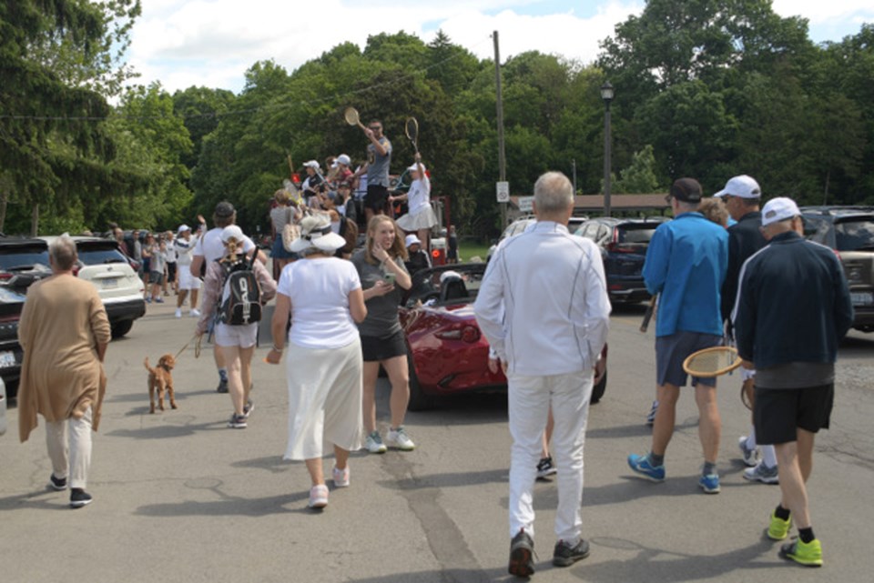 2024-06-14-dundastennisclub-parade-sup