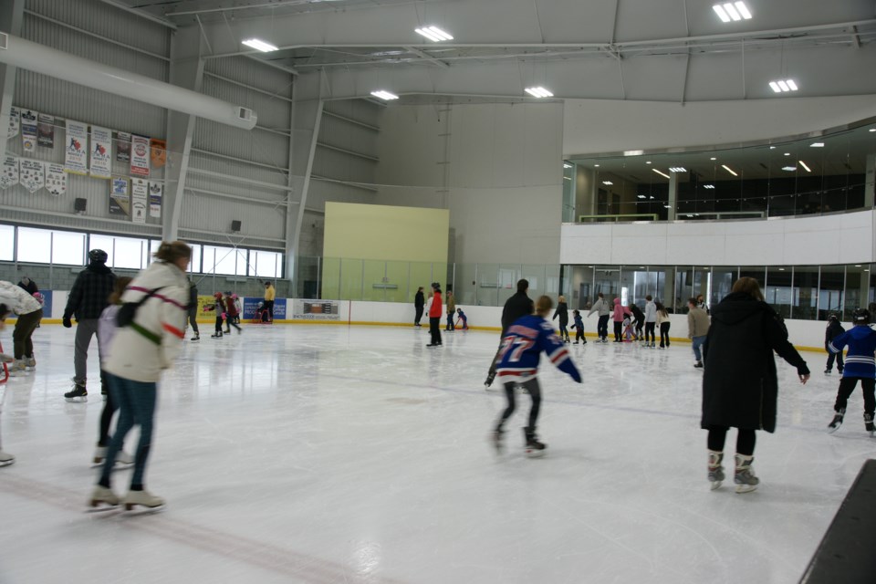 2025-01-05-mcmeekin-free-skating-skaters-on-the-ice-gf