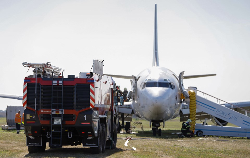 airport-fire-truck-0119-adobe-stock