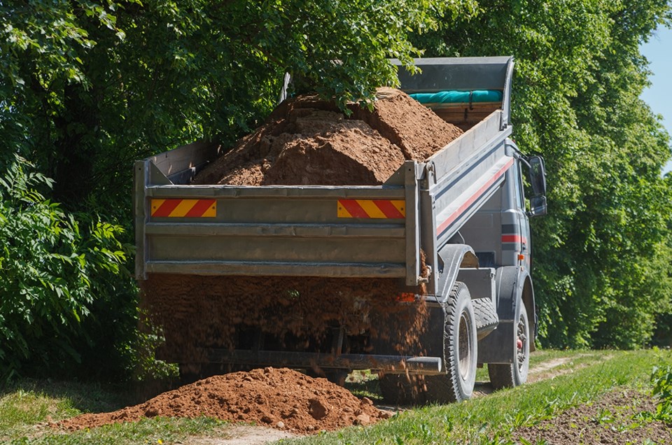 dump-truck-0193-adobe-stock