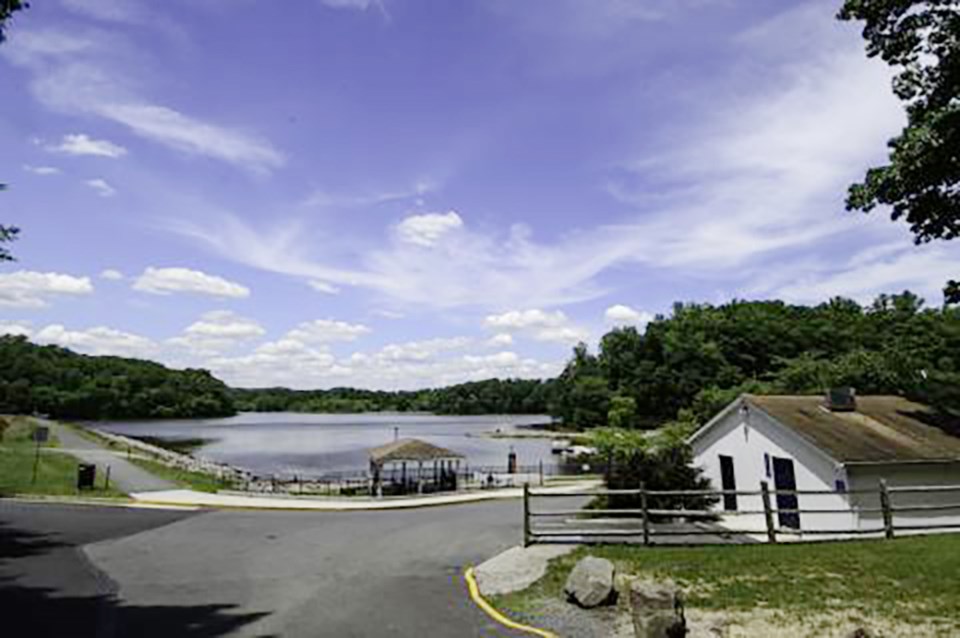 lake-accotink-fairfax-government-photo