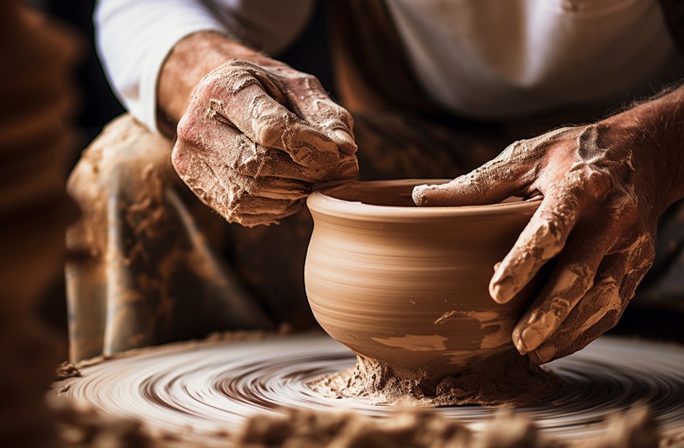 pottery-5915-adobe-stock