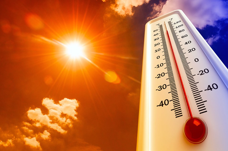 summer-temperature-thermometer-adobe-stock-0449